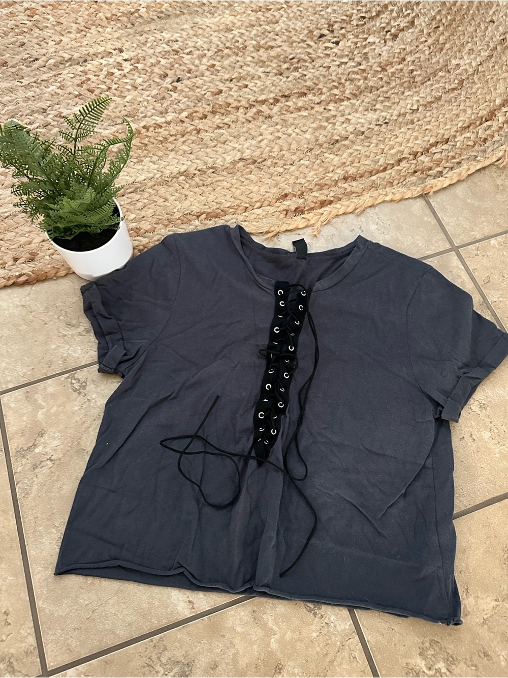 LACE UP CROP TOP